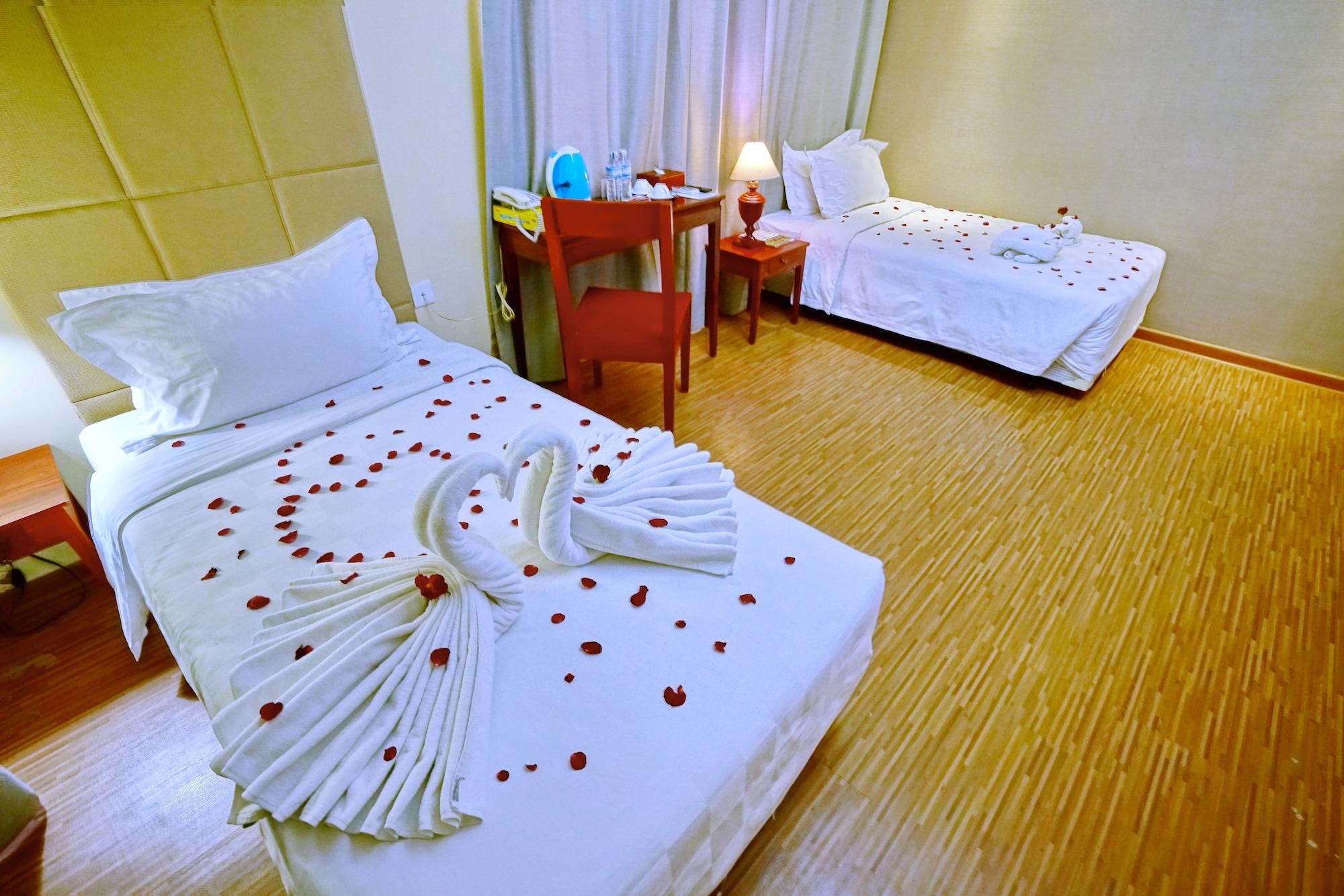 Oway Grand Hotel Mandalay Ngoại thất bức ảnh