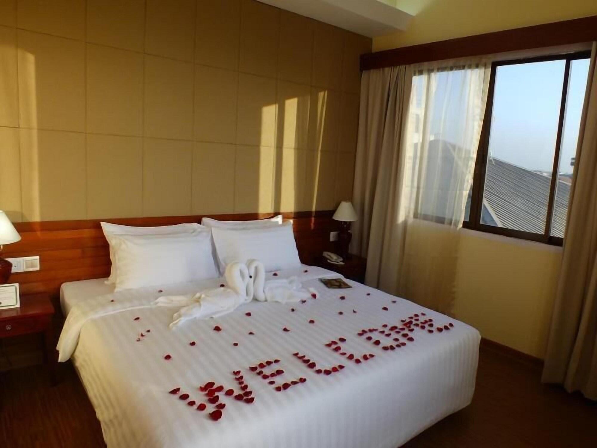 Oway Grand Hotel Mandalay Ngoại thất bức ảnh