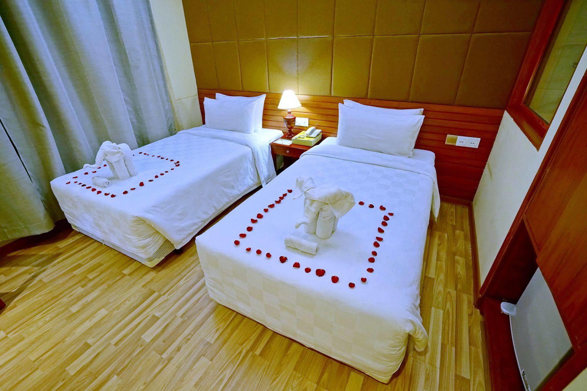 Oway Grand Hotel Mandalay Ngoại thất bức ảnh